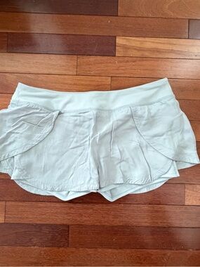 Athleta pale grey layered athletic shorts